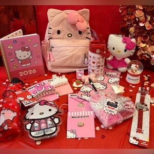 HELLO KITTY VALENTINE BUNDLE 16pcs!!!
Be your young daughters first Valentine❤️